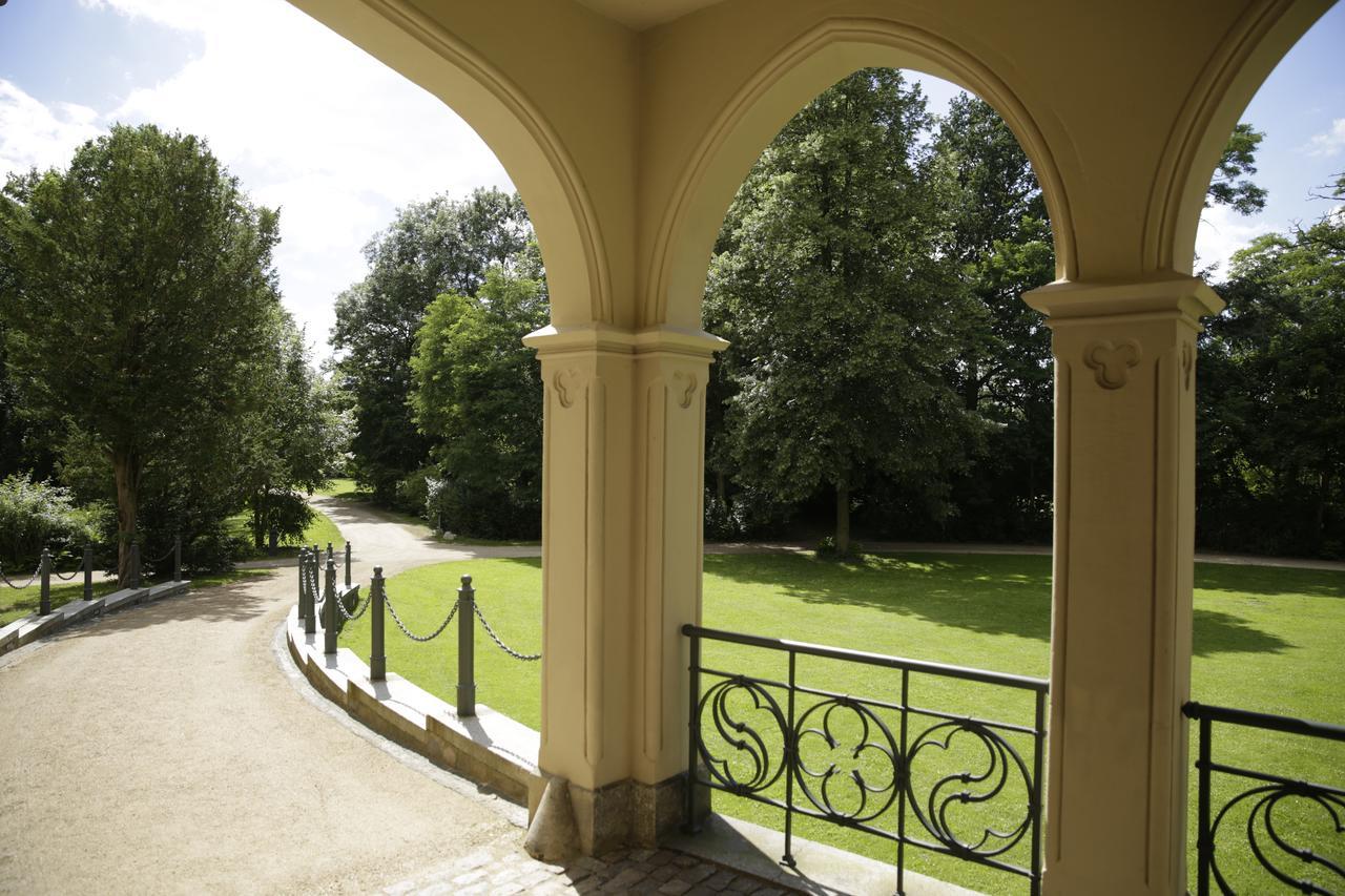 Romantik Hotel Schloss Reichenow Экстерьер фото