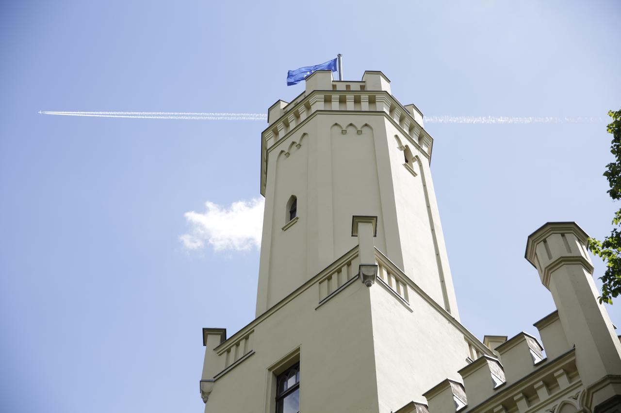 Romantik Hotel Schloss Reichenow Экстерьер фото