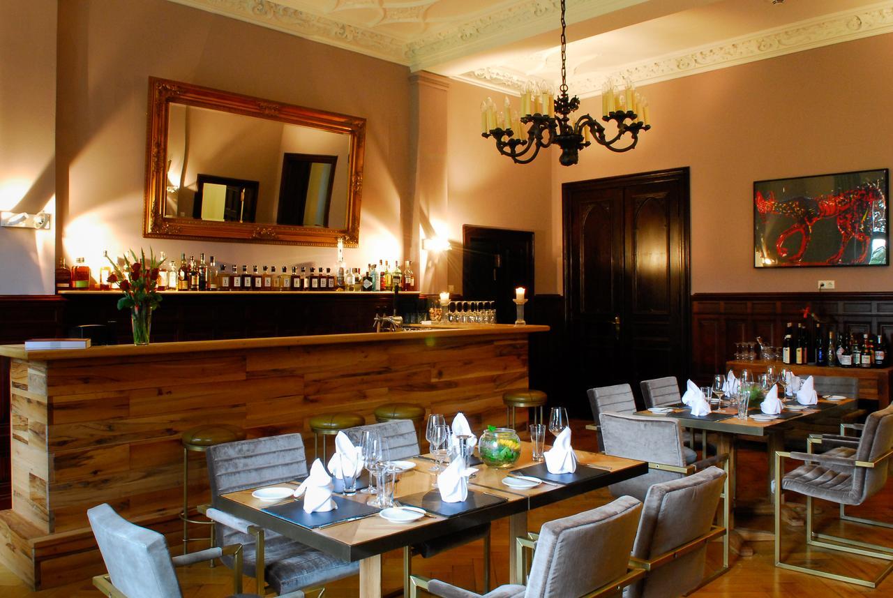 Romantik Hotel Schloss Reichenow Экстерьер фото