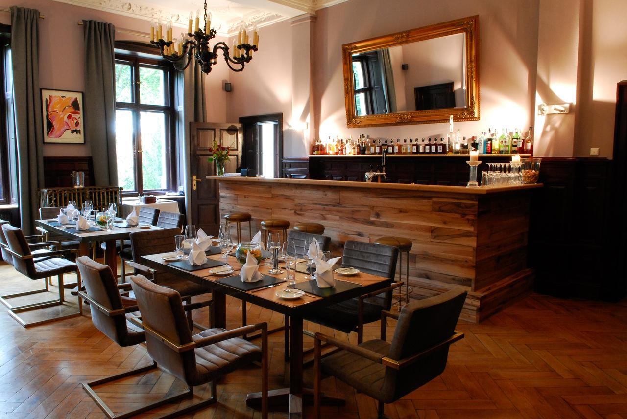 Romantik Hotel Schloss Reichenow Экстерьер фото