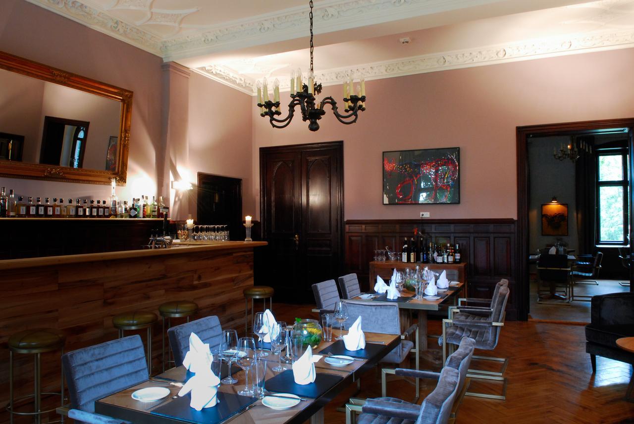 Romantik Hotel Schloss Reichenow Экстерьер фото