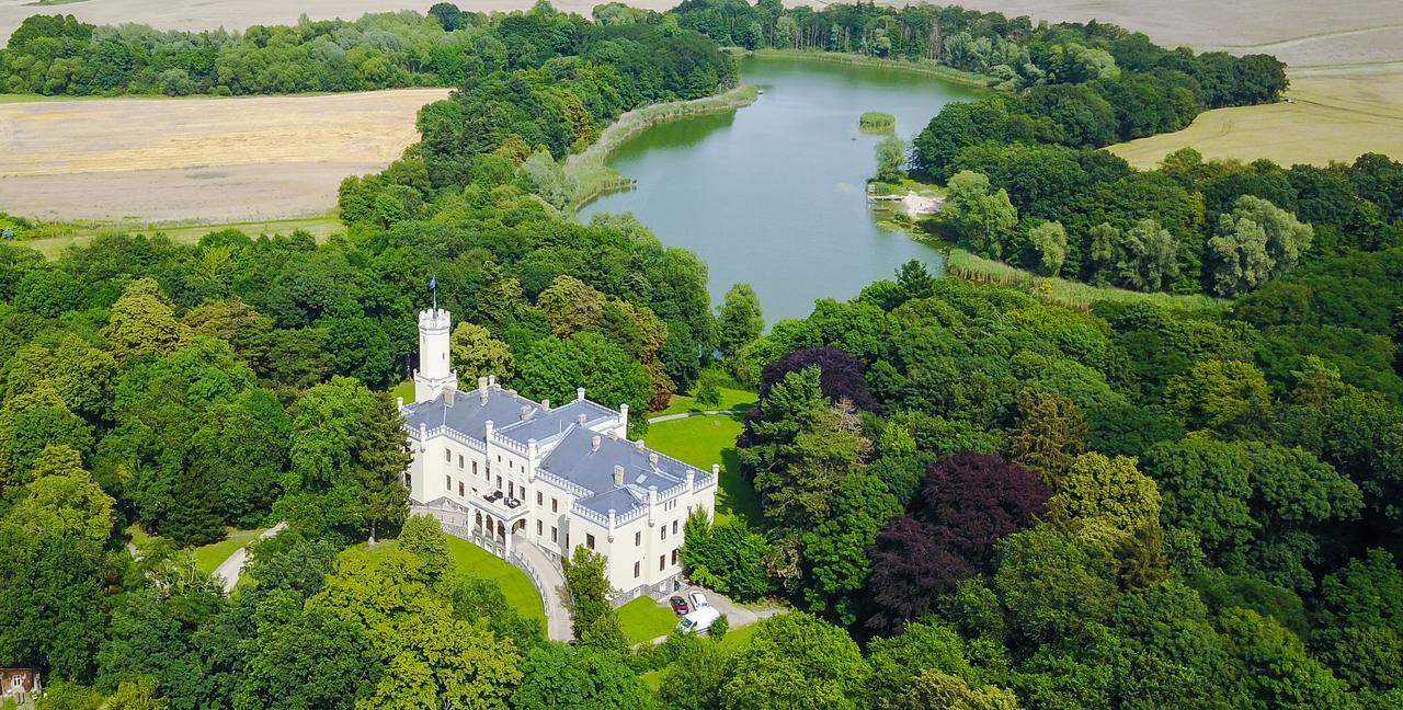Romantik Hotel Schloss Reichenow Экстерьер фото