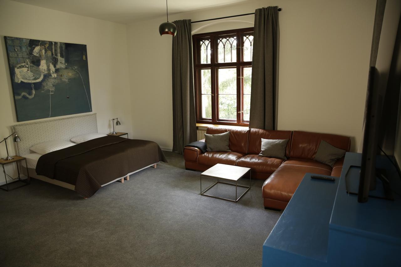 Romantik Hotel Schloss Reichenow Экстерьер фото