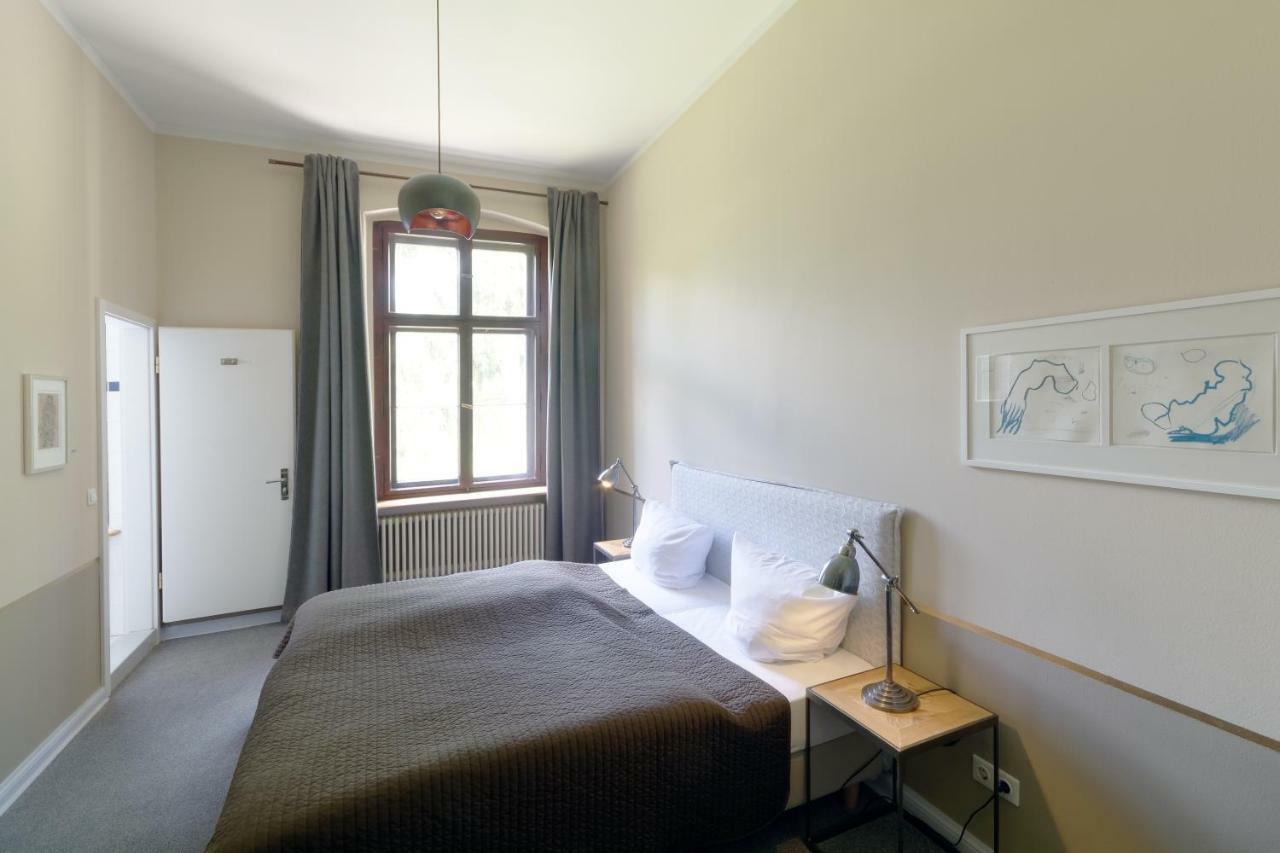 Romantik Hotel Schloss Reichenow Экстерьер фото